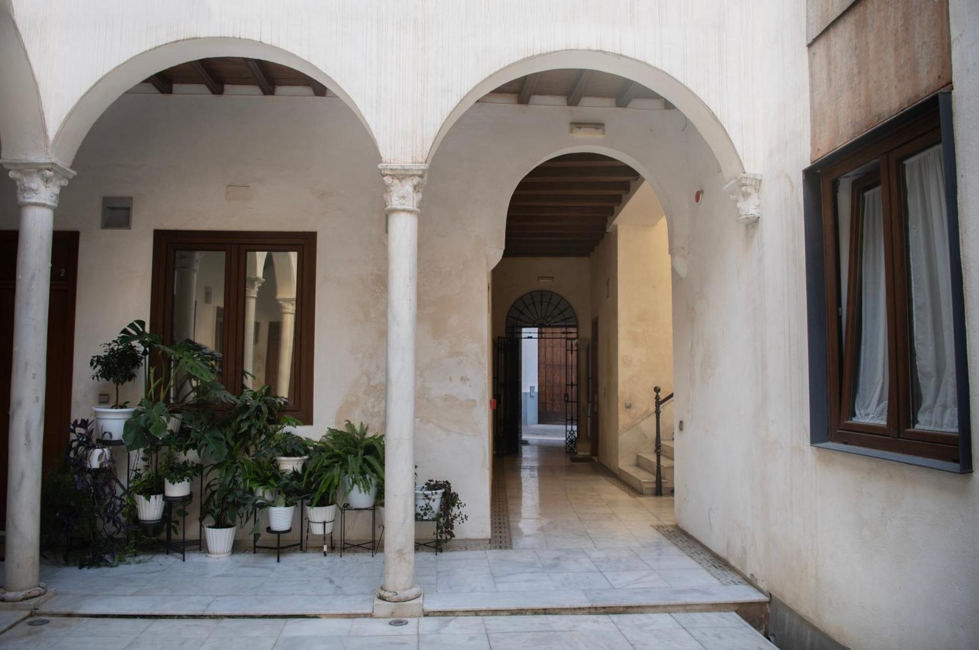 Casa Palacio Bustos Tavera Seville Exterior photo